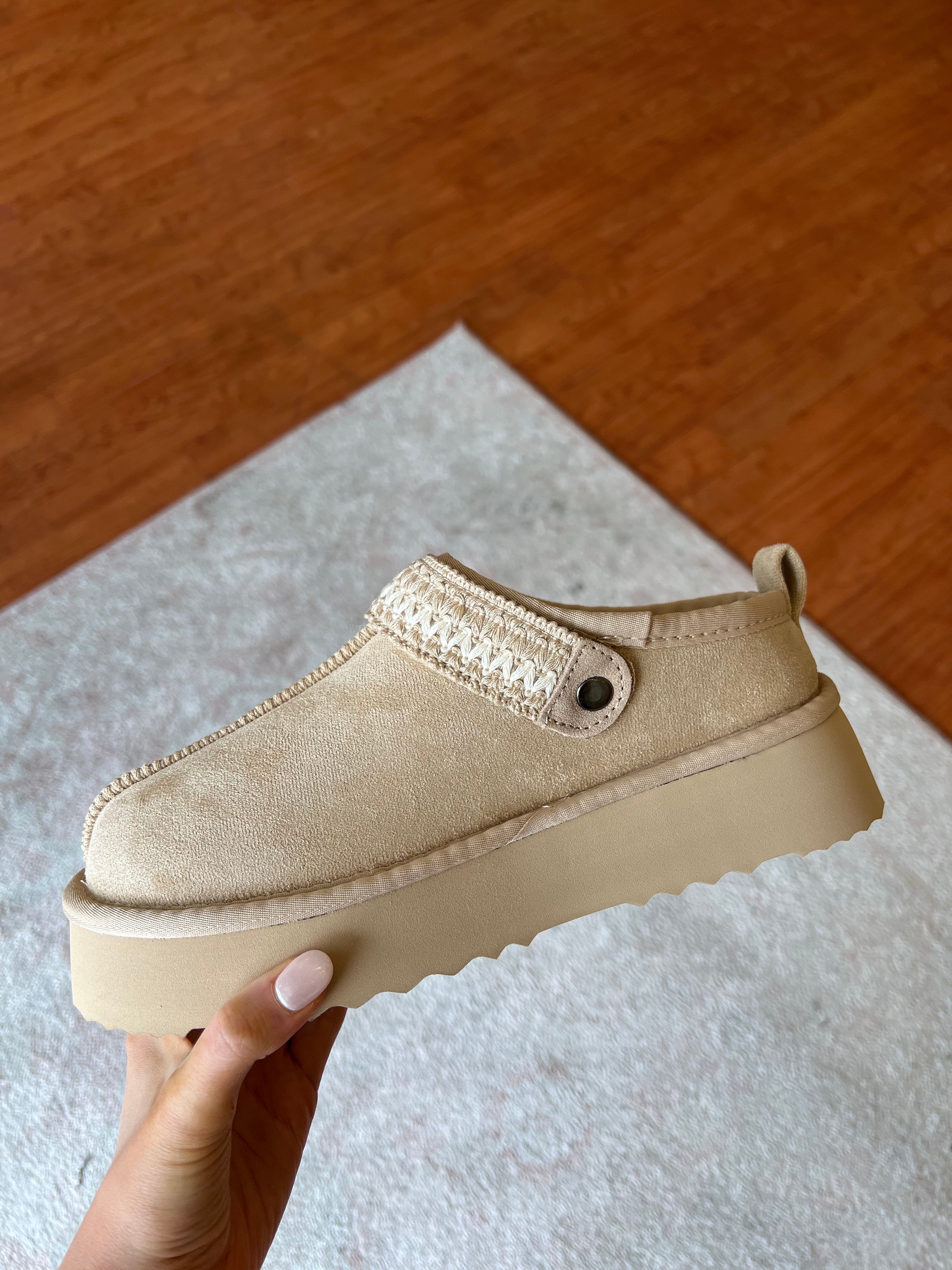 Willow Slip On- Tan