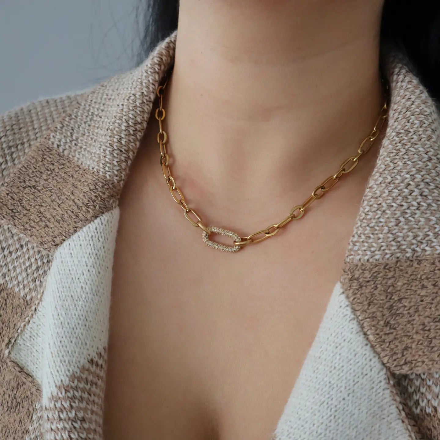 chainpavenecklace2.webp